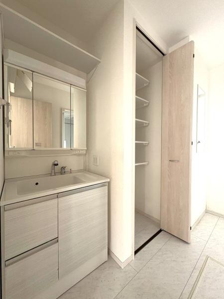 _ސ쌧ˎs2ڂ̒ÈˌĂ̐ʑEʏ