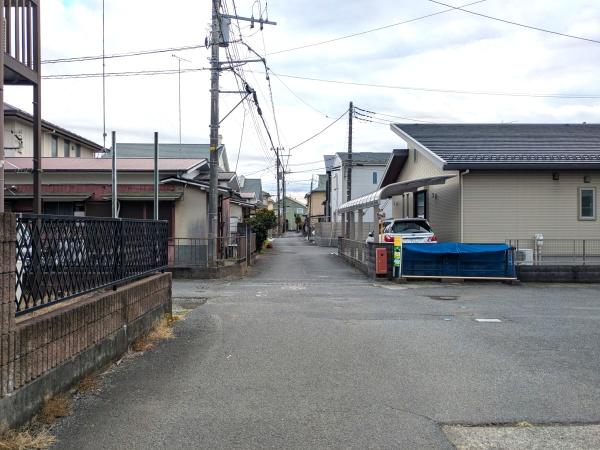 �_�ސ쌧���c���s���{�Â̐V�z��ˌ��Ă̑O�ʓ��H�܂ތ��n�ʐ^