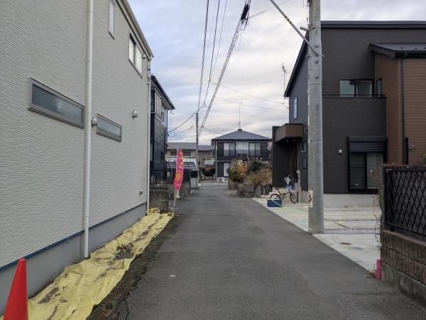 �_�ސ쌧���c���s���{�Â̐V�z��ˌ��Ă̑O�ʓ��H�܂ތ��n�ʐ^