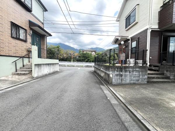 _ސ쌧`s̒ÈˌĂ̑OʓH܂ތnʐ^