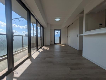 �_�ސ쌧�`��s���΂̒��Ã}���V�����̃��r���O