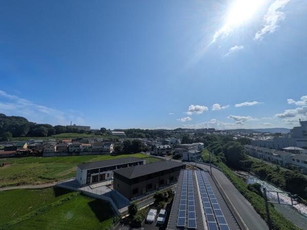 �_�ސ쌧�`��s���΂̒��Ã}���V�����̏Z�˂���̒��]�ʐ^