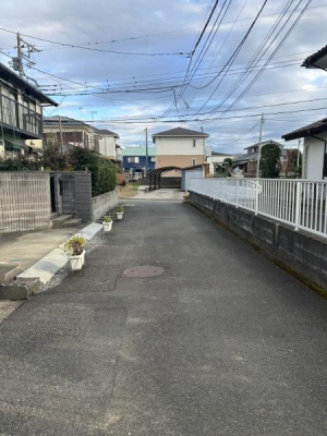 �_�ސ쌧������s���5���ڂ̓y�n�̑O�ʓ��H�܂ތ��n�ʐ^