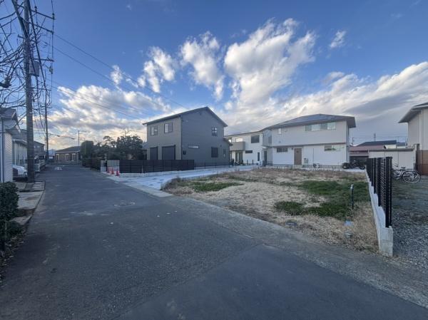 �_�ސ쌧�����S���쒬�c�[�̐V�z��ˌ��Ă̑O�ʓ��H�܂ތ��n�ʐ^