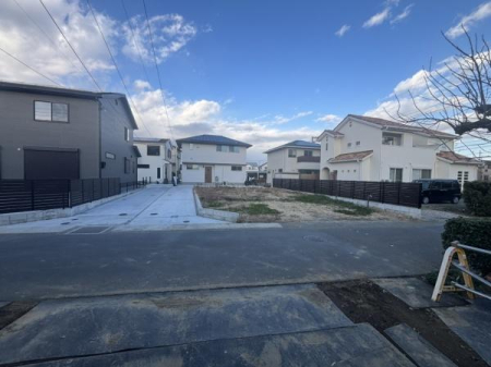 �_�ސ쌧�����S���쒬�c�[�̐V�z��ˌ��Ă̑O�ʓ��H�܂ތ��n�ʐ^