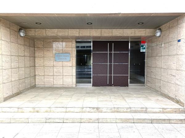 �_�ސ쌧���ˎs�K���̒��Ã}���V�����̃G���g�����X