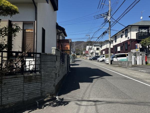 �_�ސ쌧�`��s�k��̒��È�ˌ��Ă̑O�ʓ��H�܂ތ��n�ʐ^