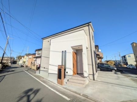 ��ʌ����Ԏs��c�̐V�z��ˌ��Ẵ��f���n�E�X�ʐ^