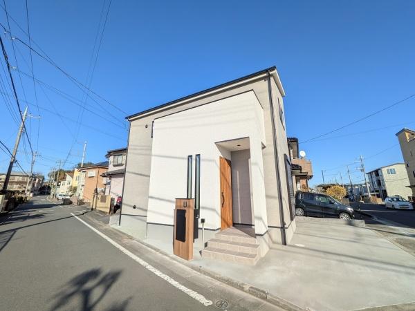 ��ʌ����Ԏs��c�̐V�z��ˌ��Ẵ��f���n�E�X�ʐ^