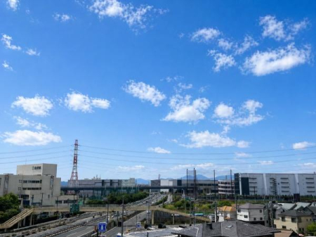 �_�ސ쌧�ɐ����s�������̒��Ã}���V�����̏Z�˂���̒��]�ʐ^