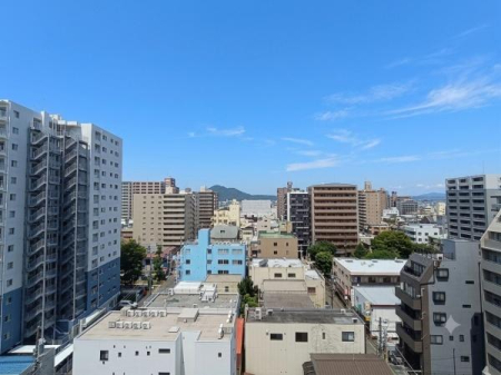 �_�ސ쌧���ˎs���Β��̒��Ã}���V�����̏Z�˂���̒��]�ʐ^