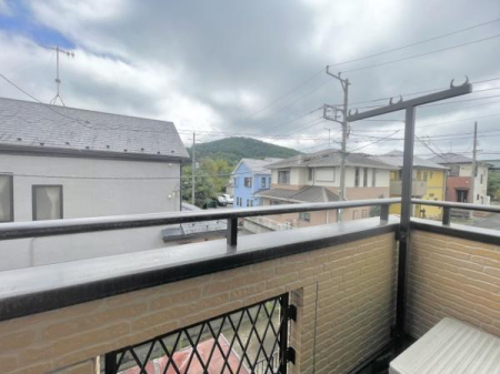 �_�ސ쌧�`��s�a��̒��È�ˌ��Ă̏Z�˂���̒��]�ʐ^
