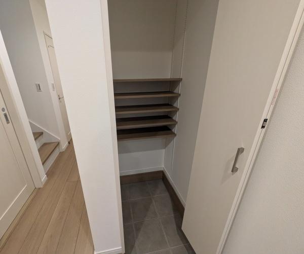 �_�ސ쌧���c���s�2���ڂ̐V�z��ˌ��Ă̎��[